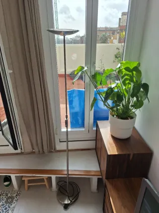 Lámpara de pie vintage con luz regulable