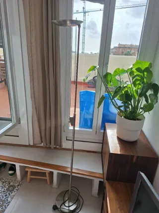 Lámpara de pie vintage con luz regulable