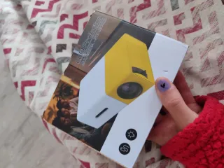 Proyector portátil blanco