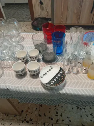 Juego de tazas y platos de café faltan las bandeja