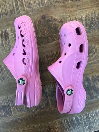 Crocs rosas talla (5 hombre / 7 mujer)