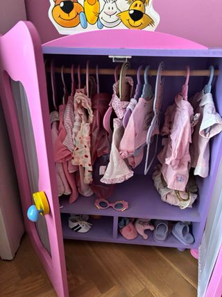 Armario Baby Born con ropa