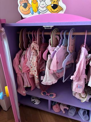 Armario Baby Born con ropa