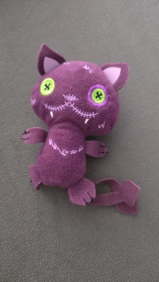 Peluche Gato Morado Claudeen Wolf