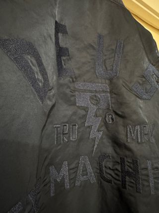 Chaqueta Bomber Alpha Industries x Deus Ex Machina