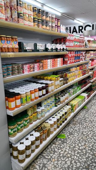 Estanterías, carros y vitrinas