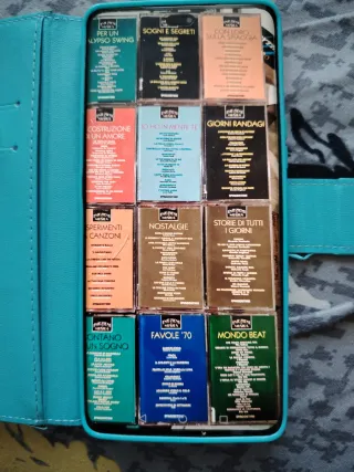 Raccolta di 77  musicassette Emozioni in musica