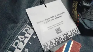 Bolso de viaje Napapijri negro y multicolor