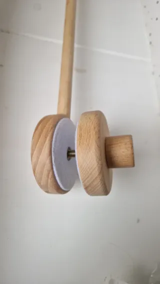 Soporte móvil madera para cuna bebe