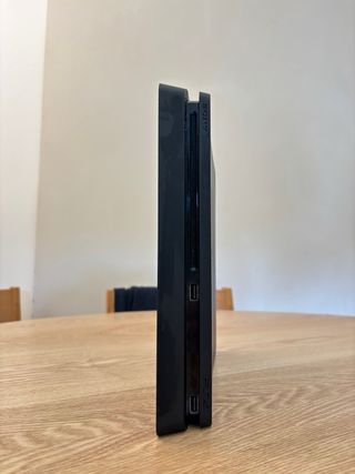 Consola PS4 Slim 1TB + 2 Juegos +Mando