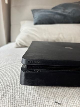 Consola PS4 Slim 1TB + 2 Juegos +Mando
