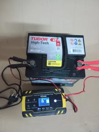 Batería Coche Tudor High-Tech TA472 47Ah