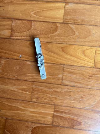 Fermacarte in metallo decorato