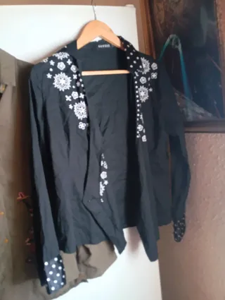 Camisas Tiramisu y Accesorize