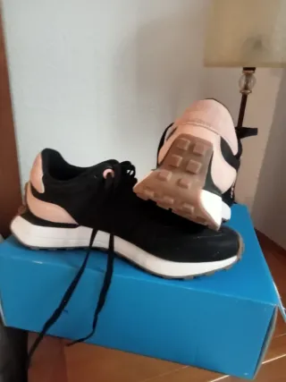 Zapatillas MTNG Negras y Rosas Talla 39