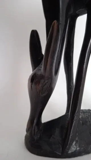 Figura africana madera