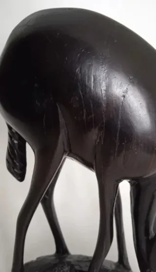 Figura africana madera