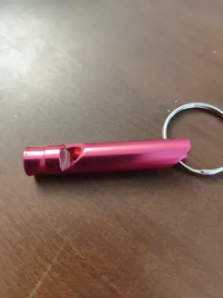 Silbato supervivencia rosa llavero nuevo  estrenar