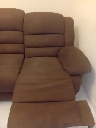 Sofá de tela marrón 3 plazas a partir del 9 abril.