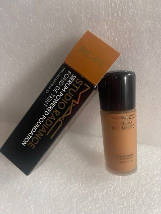 MAC Studio Radiance NC45 Fondotinta