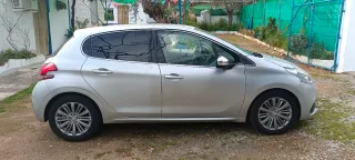 Peugeot 208 2015 automatico