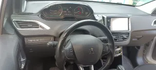 Peugeot 208 2015 automatico