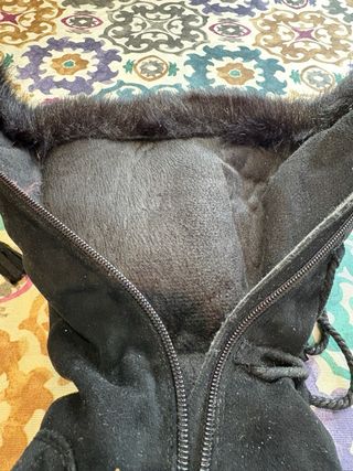 Botas altas negras con cordones y pelo