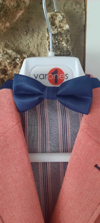 Americana niño Comunión con corbata y pajarita.