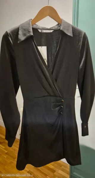 Vestido corto satinado,  Zara Talla S. Con etiquet