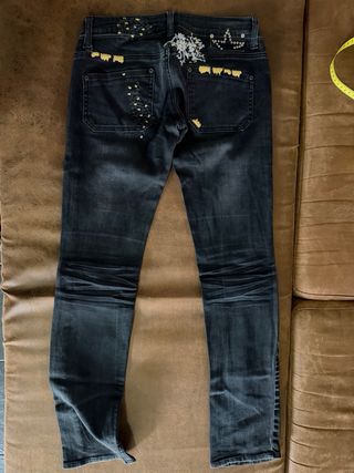 Jeans negros tiro bajo