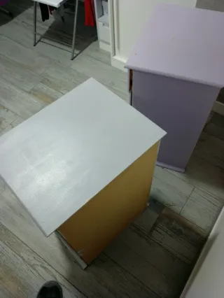 Dos mesitas madera maciza