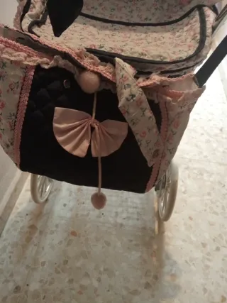 Carrito de muñecas reborn con neceser