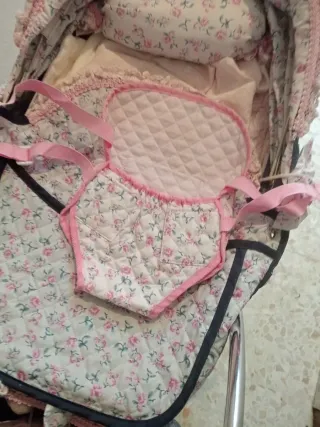 Carrito de muñecas reborn con neceser