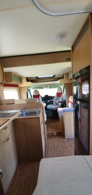 Autocaravana Burstner Ixeo 664 perfilada 4 plazas