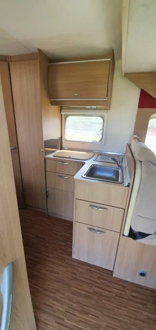 Autocaravana Burstner Ixeo 664 perfilada 4 plazas