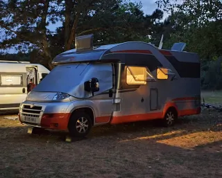 Autocaravana Burstner Ixeo 664 perfilada 4 plazas