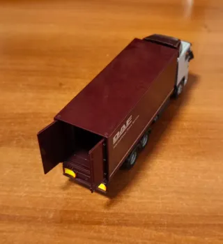 Replica a escala Camión DAF 95XF marca JOAL