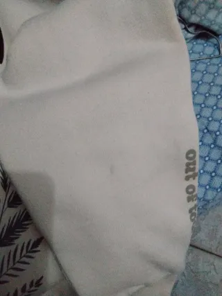 Felpa IDYLLIC con cappuccio