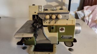 Maquina Overlock Industrial Rimoldi 27