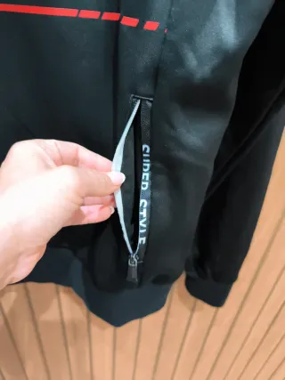 Sudadera Negra con Capucha Talla M