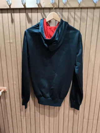 Sudadera Negra con Capucha Talla M