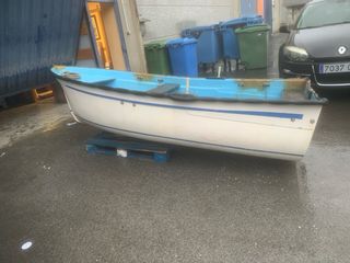 Bote/txintxorro autoachicable e insumergible