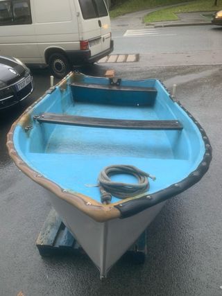 Bote/txintxorro autoachicable e insumergible