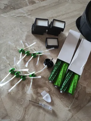 Aspirador iRobot Roomba j9 y base de carga j9+