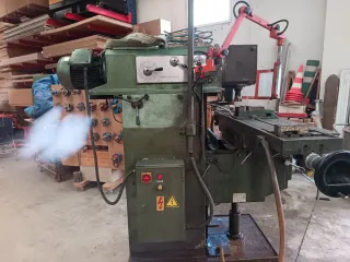 FRESADORA METAL FEXAC UMS