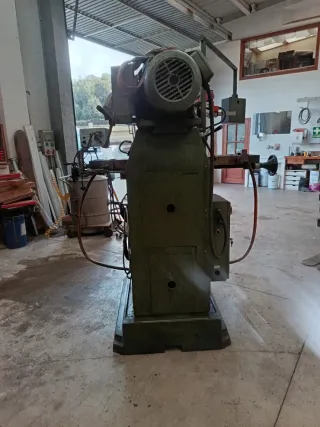 FRESADORA METAL FEXAC UMS