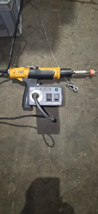 Atornillador Atlas Copco + Fuente