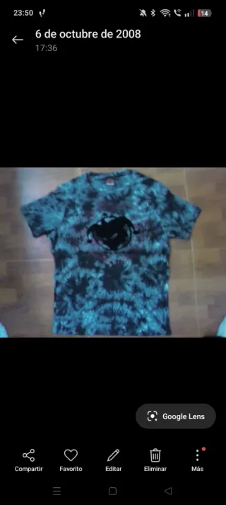 Camiseta Tie-Dye con Diseño Negro