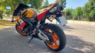HONDA CBR 600RR Repsol con pegatina DGT