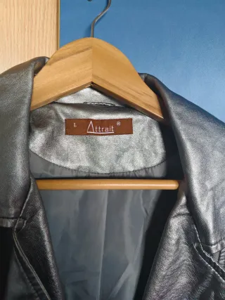 Chaqueta plateada efecto piel Talla L